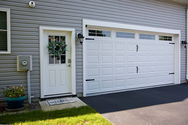 24/7 Emergency Garage Door Panel Replacement experts in Gilbert, IA